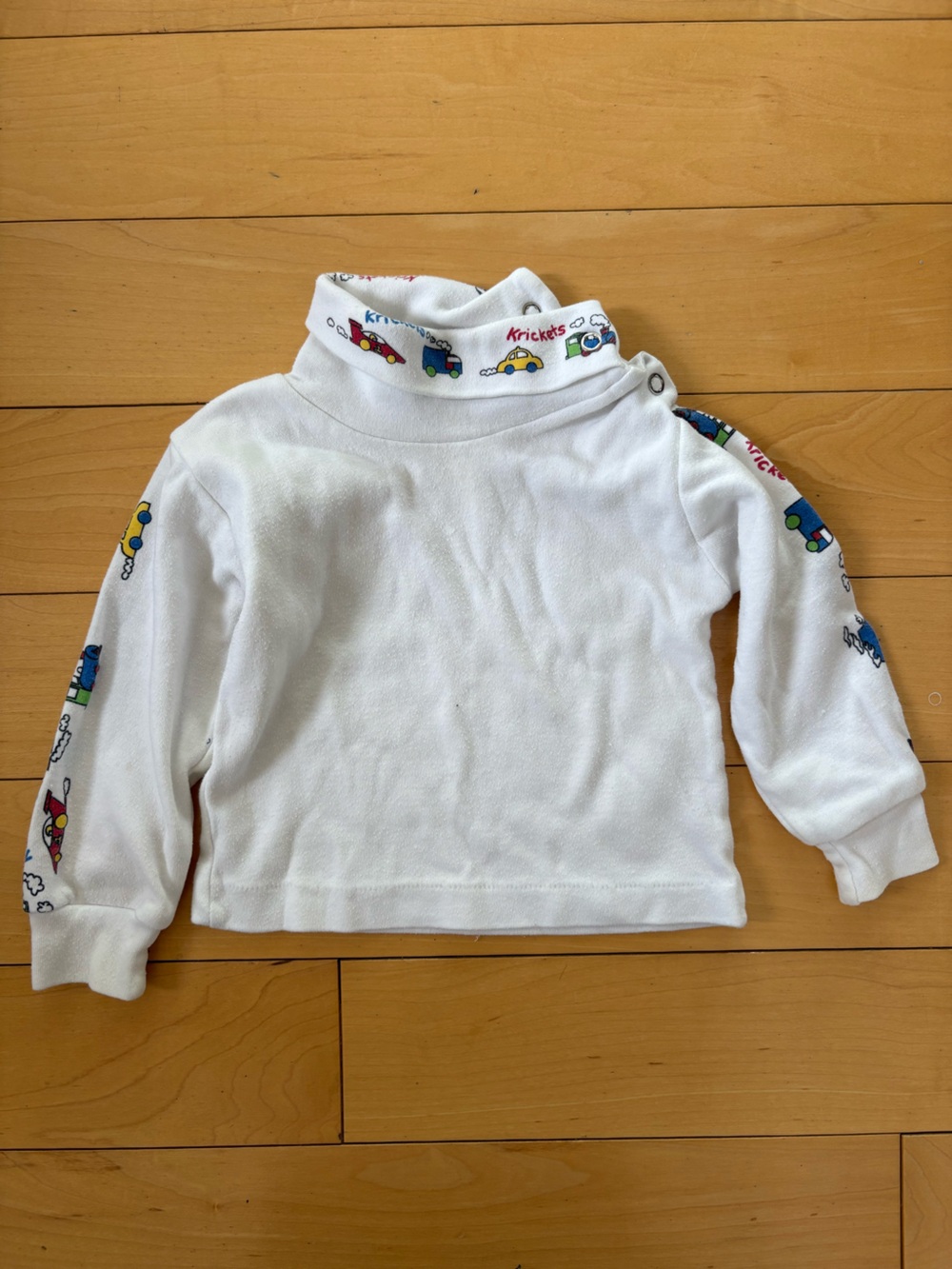 Kids Vintage White Long-Sleeve Turtleneck Top with Colorful Car Print Krickets